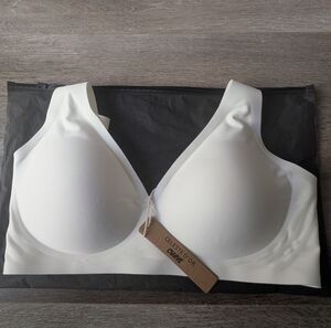 Celeste D'Or Curvy Cream Women's Seamless Bra - Size M